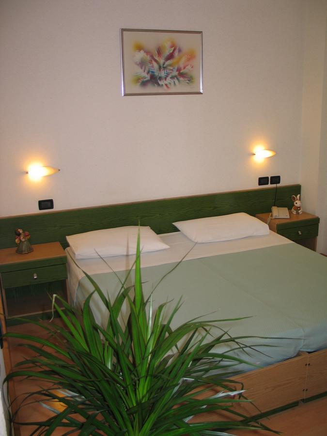Hotel Levico Levico Terme Exteriör bild