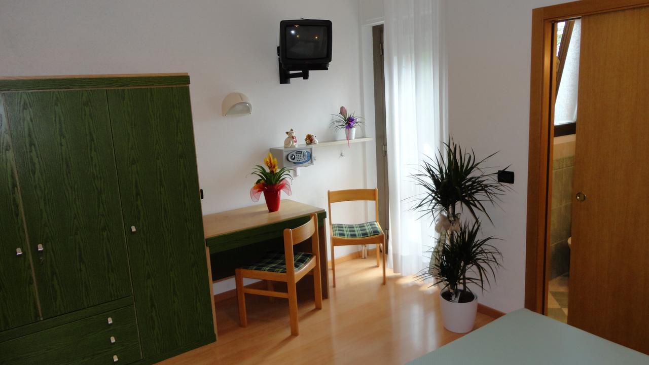 Hotel Levico Levico Terme Exteriör bild